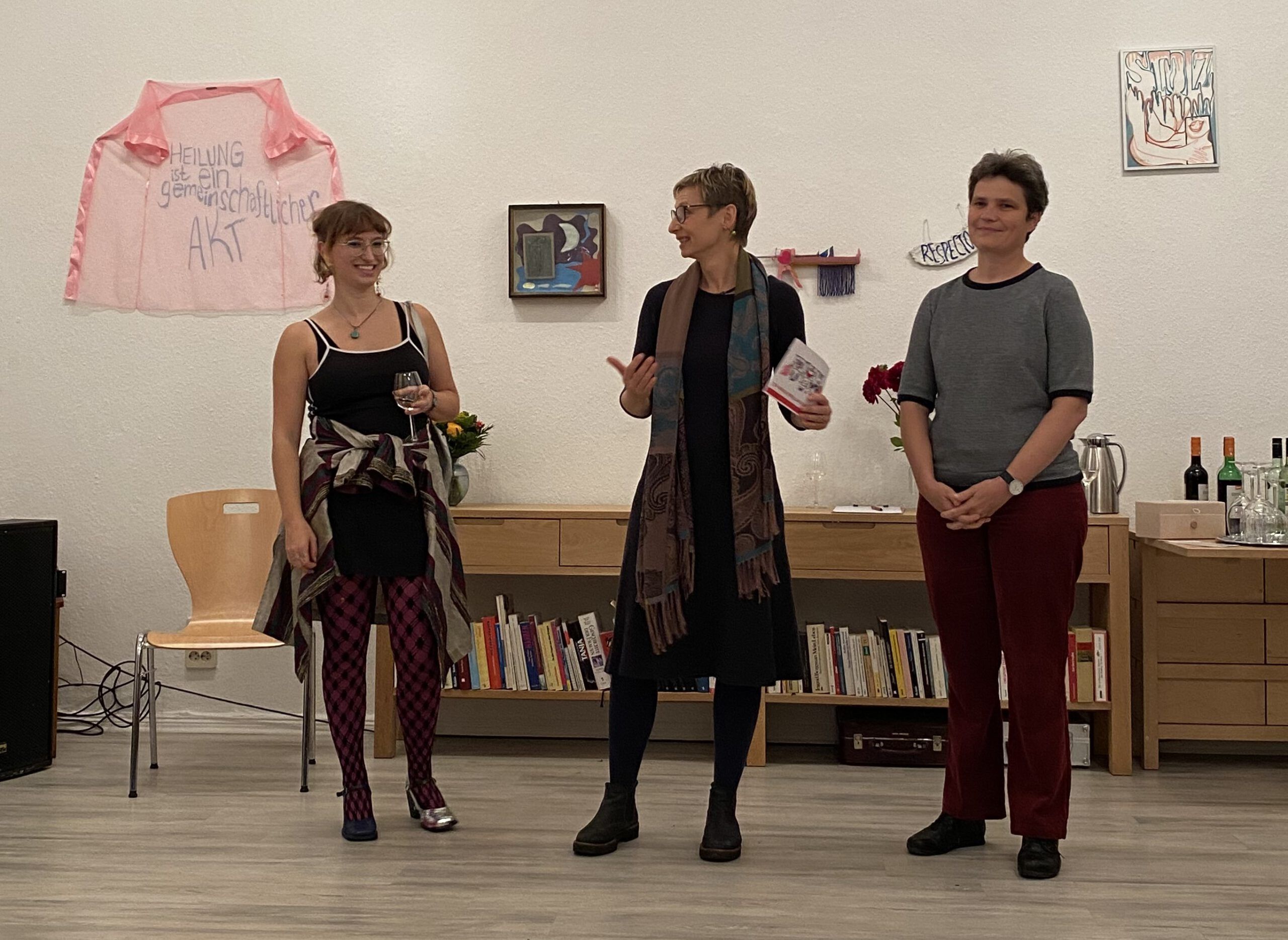 Künstleriin Toni Plantsch mit Nadja und Kathrin von Paula Panke