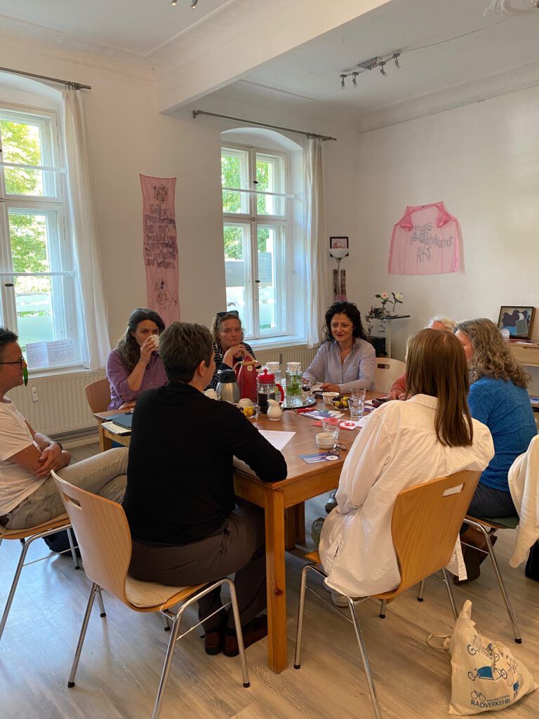 Gesprächsrunde mit SPD-Politikerinnen Cansel Kiziltepe, Ulrike Rosensky und Linda Viercke